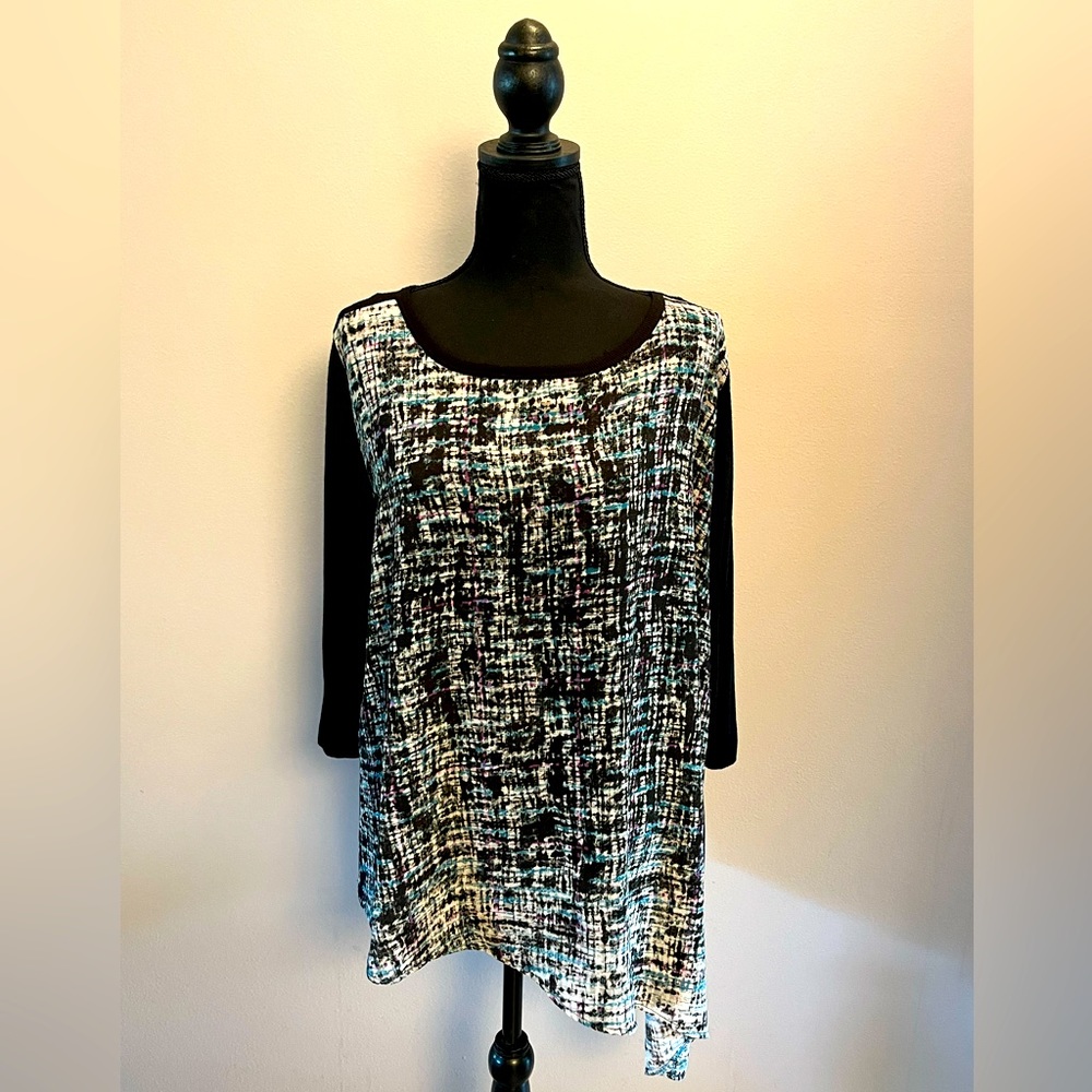 Karen Kane Size 1X Black Patterned Top